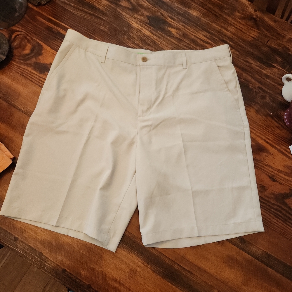 Mens IZOD Classic Light Khaki‎ Golf Shorts  Size 42